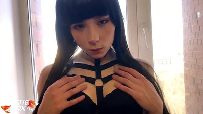 Gbona Brunette buruja jinna ati ifarako focked fun Owo